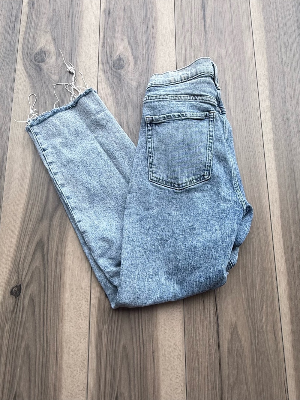 Old Navy Extra High Rise Sky Hi Straight Jeans Women's size 10 Straight Leg